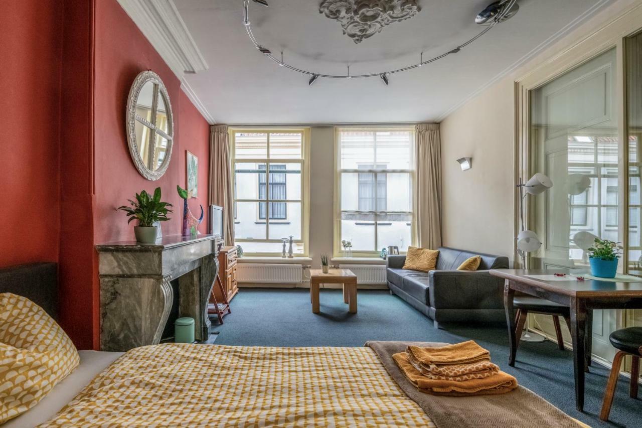 B&B Bij De Sassenpoort 즈볼레 외부 사진